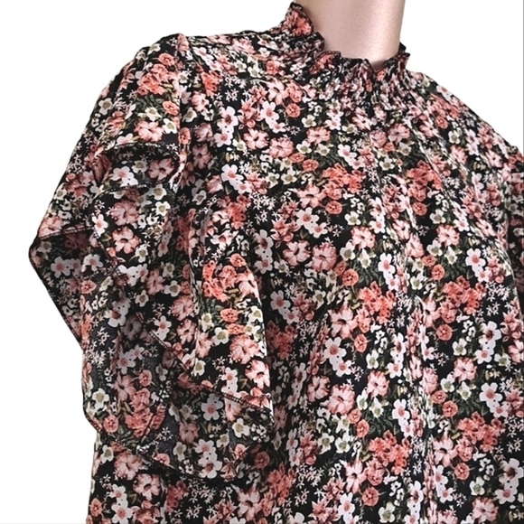 Shein Classic Frilled Neck Flutter Sleeve Ditsy Floral Print Top Size La… - Picture 4 of 9